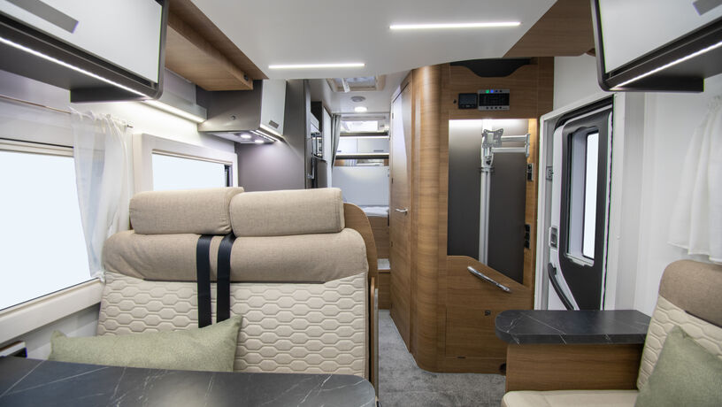 Mileo 243 Front to Rear