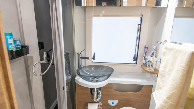 Mileo 243 Bathroom 2
