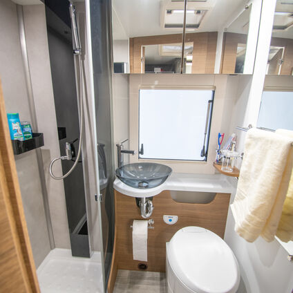 Mileo 243 Bathroom 2