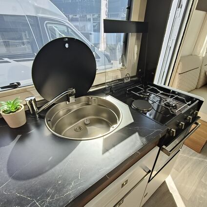 Mileo 286 2025 sink and stove
