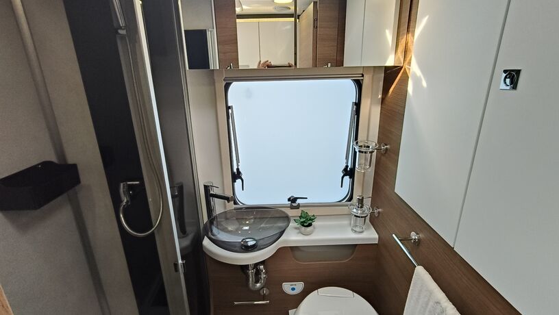 Mileo 286 2025 bathroom