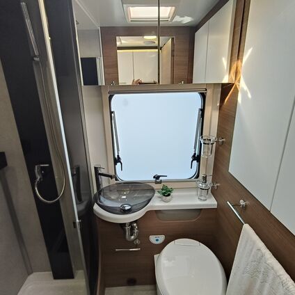 Mileo 286 2025 bathroom