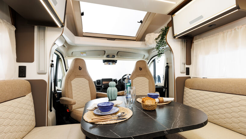 Mileo 294 2025 dining