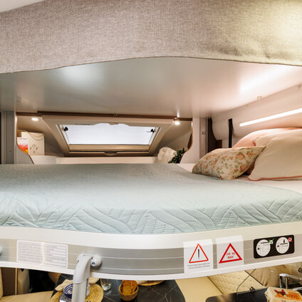 Mileo 294 2025 drop down bed