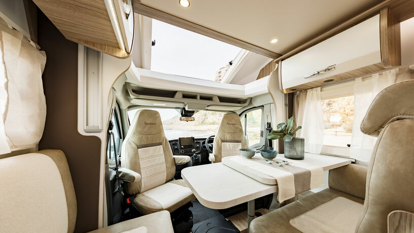Benimar Tessora 413 back to front