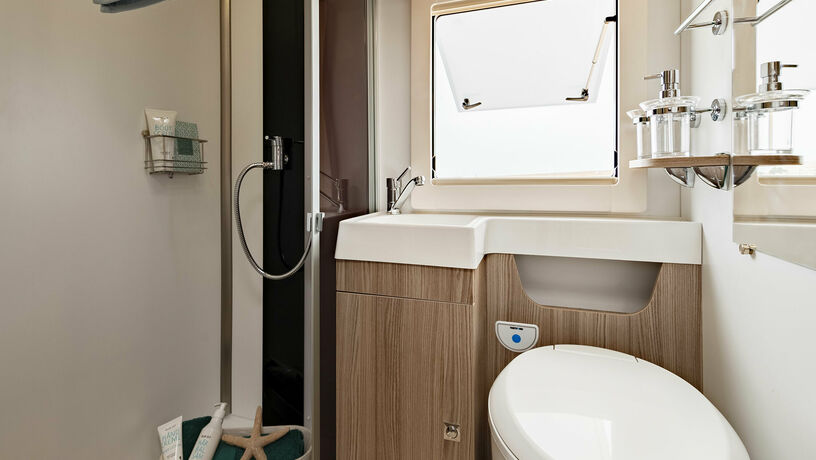 Benimar Tessora 413 bathroom