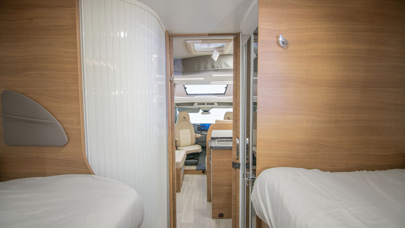 Tessoro 463 2025 Back to Front
