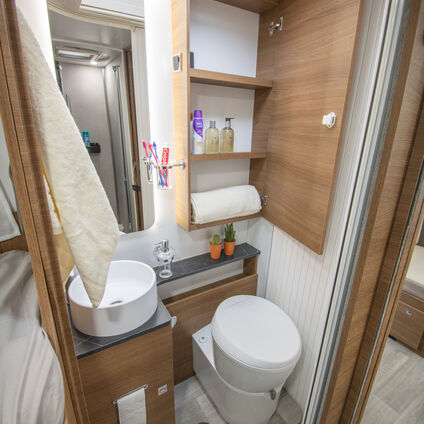 Tessoro 463 2025 Toilet Storage