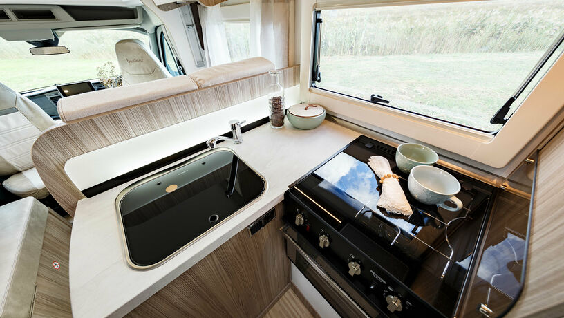 Benimar Tessoro 482 kitchen2
