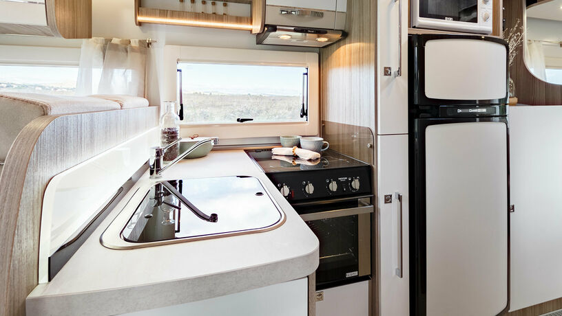 Benimar Tessoro 482 kitchen3