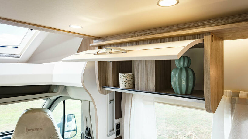 Benimar Tessoro 482 storage
