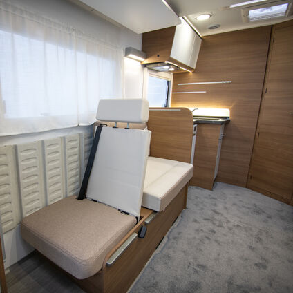Tessoro 487 Extra Travelling Seat Make Up