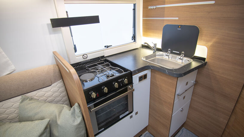 Tessoro 487 Kitchen 3