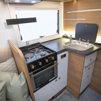 Tessoro 487 Kitchen 3