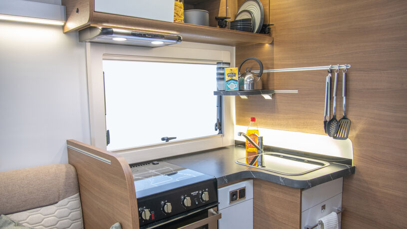 Tessoro 487 Kitchen Storage