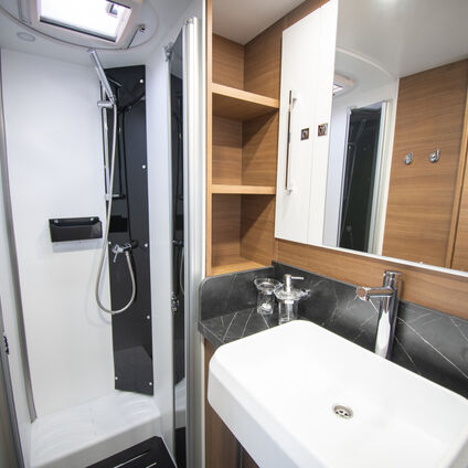 Tessoro 487 Shower and Sink 2