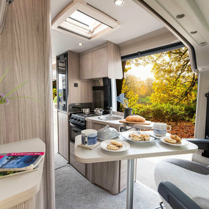 Elddis CV60 living2