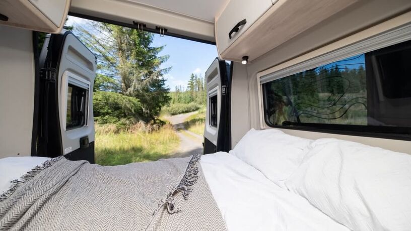 2025 Elddis XPLORE CV X8 main bed