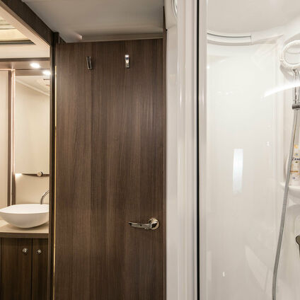 Elddis Affinity 550 bathroom