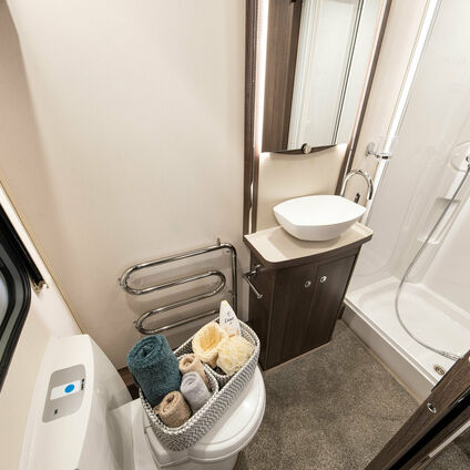 Elddis Affinity 554 bathroom3