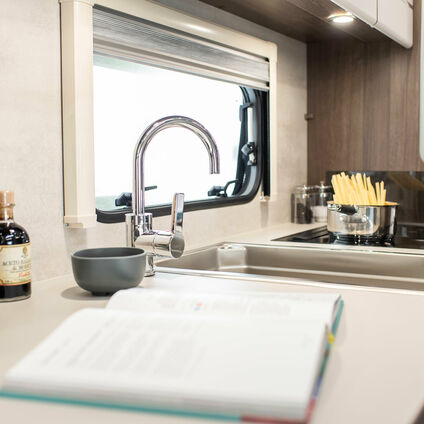 Elddis Affinity 554 kitchen2