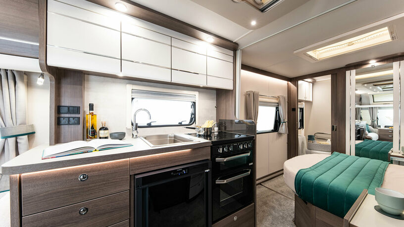 Elddis Affinity 554 kitchen3