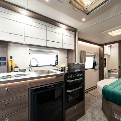 Elddis Affinity 554 kitchen3