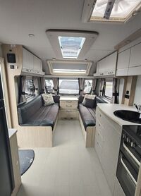 Avante Apex 860 2026 back to front vertical 2