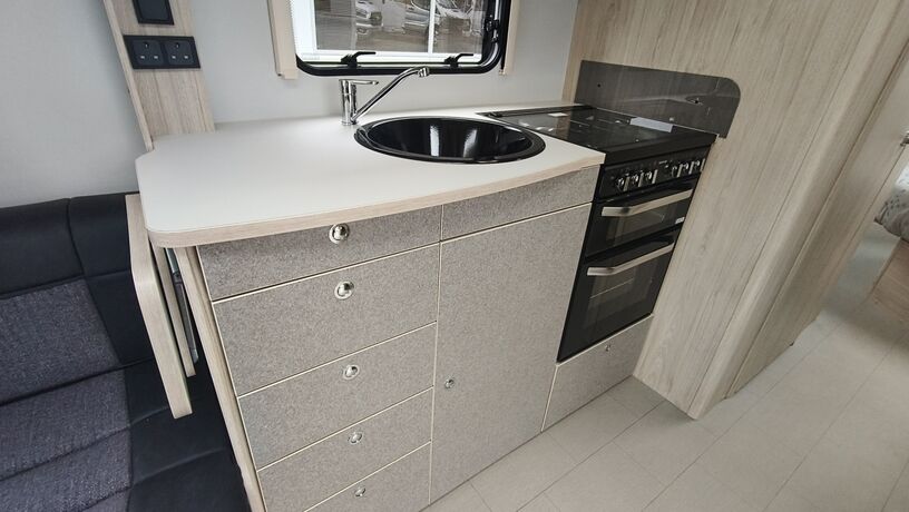 Avante Apex 860 2026 kitchen 2