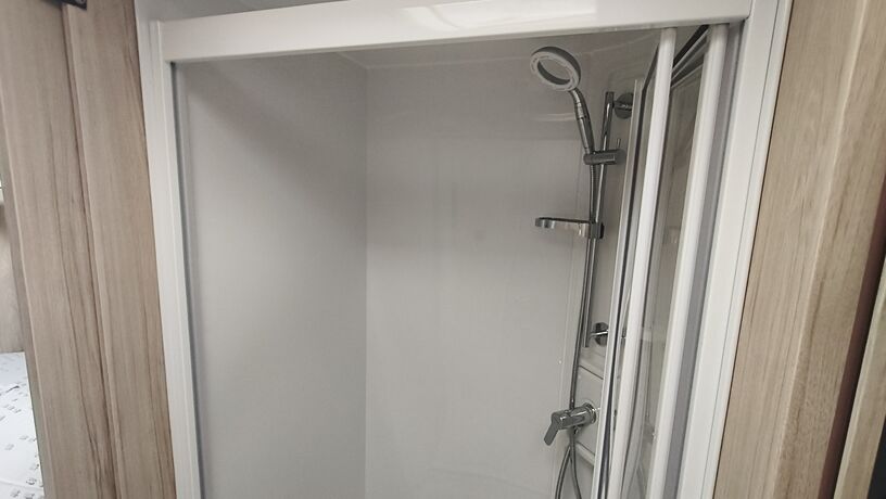 Avante Apex 860 2026 shower