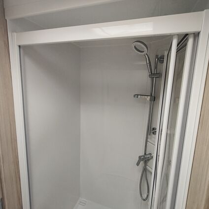 Avante Apex 860 2026 shower