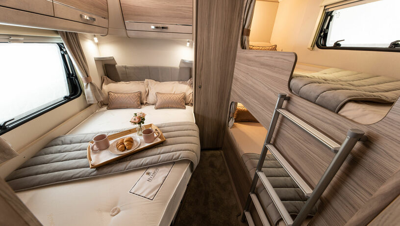 Elddis Avante 868 bedroom