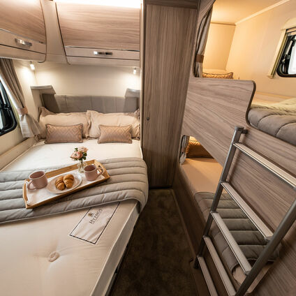 Elddis Avante 868 bedroom