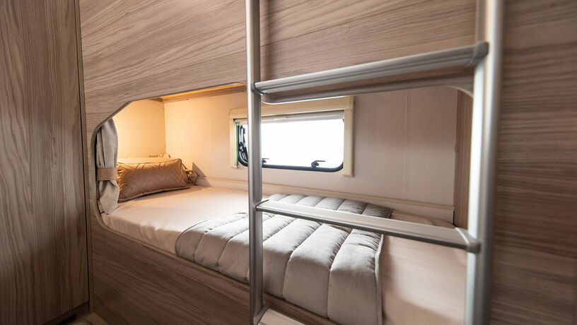 Elddis Avante 868 bunk bed