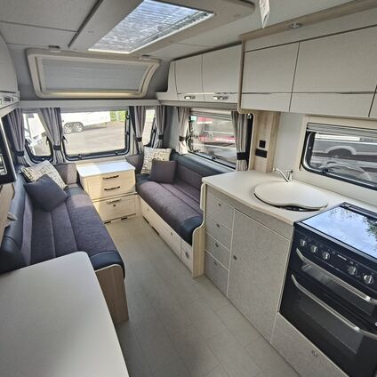 Avante Apex 520 2026 kitchecn lounge