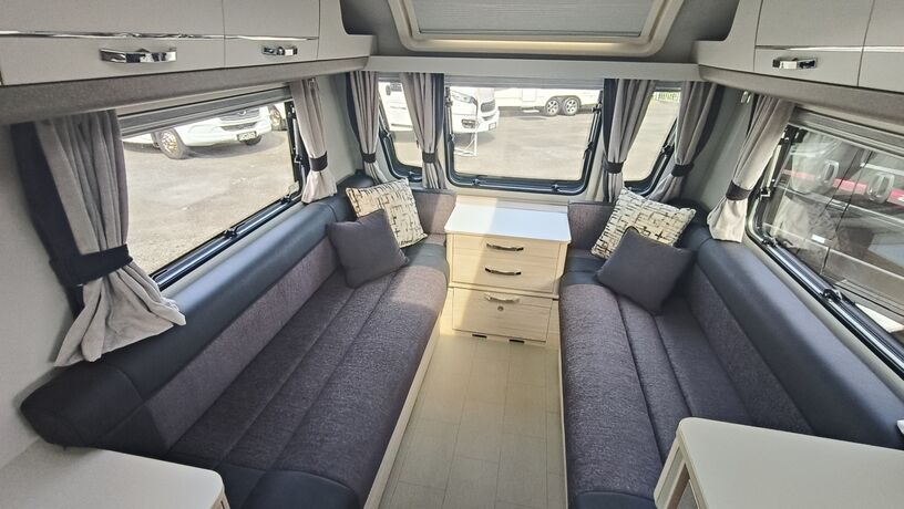 Avante Apex 520 2026 lounge