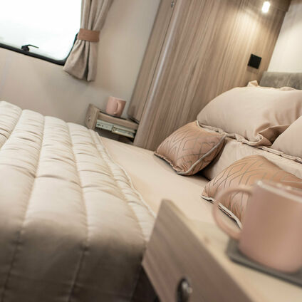 Elddis Avante 454 bed