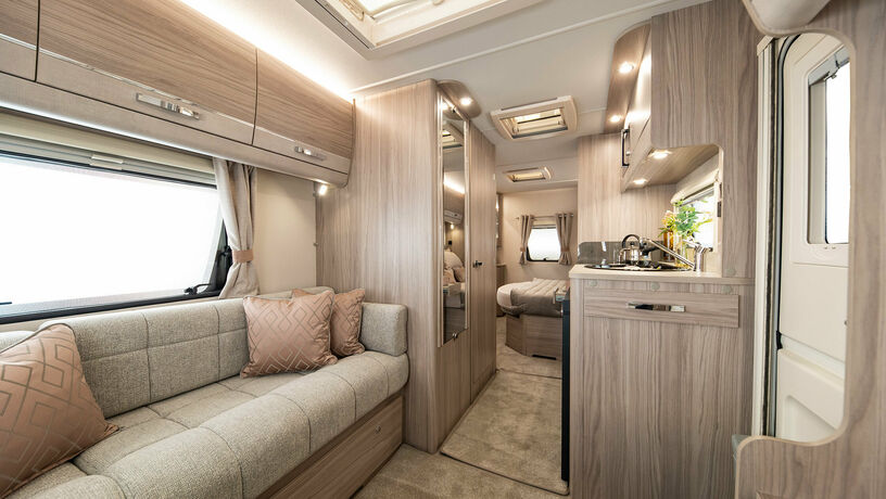 Elddis Avante 454 fronttoback