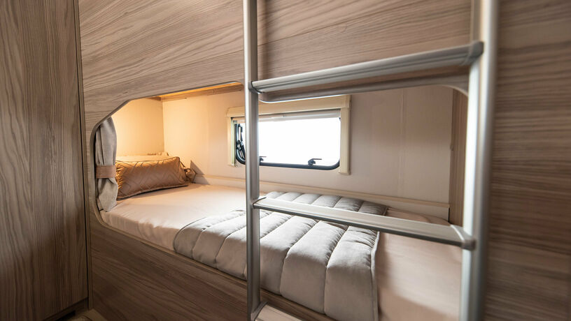 Elddis Avante 868 bunk bed