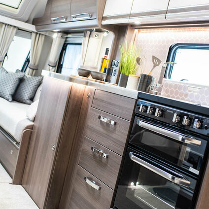 Elddis Buccanner Cruiser kitchen2