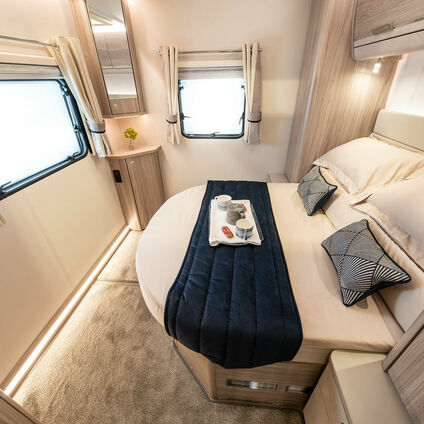 Elddis Crusader Zephyr bed4