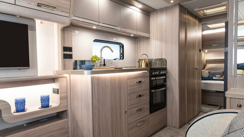 Elddis Crusader Boreallis kitchen5