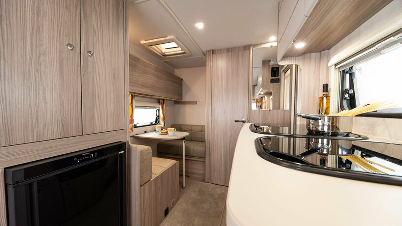 Elddis Xplore 304 living