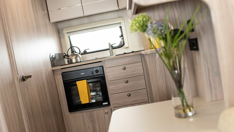 Elddis Xplore 422 kitchen