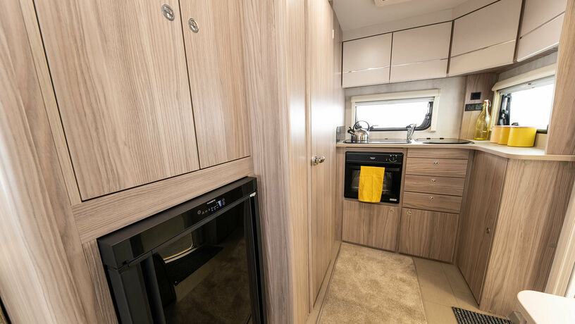 Elddis Xplore 422 living6