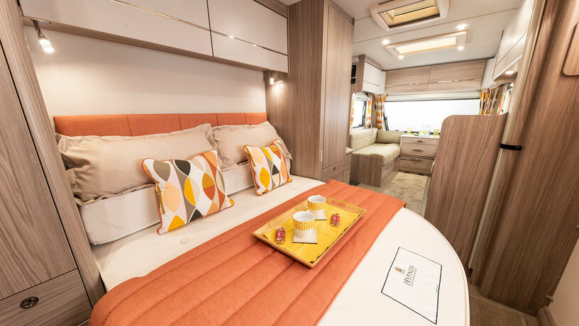 Elddis Xplore 544 bedroom2