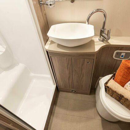 Elddis Xplore 585 bathroom