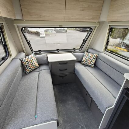 2025 10 10 09 48 29 2025 10 10 XC QUAD lounge