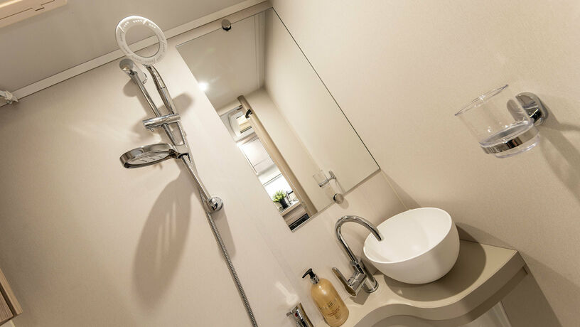 Elddis Accordo 120 bathroom