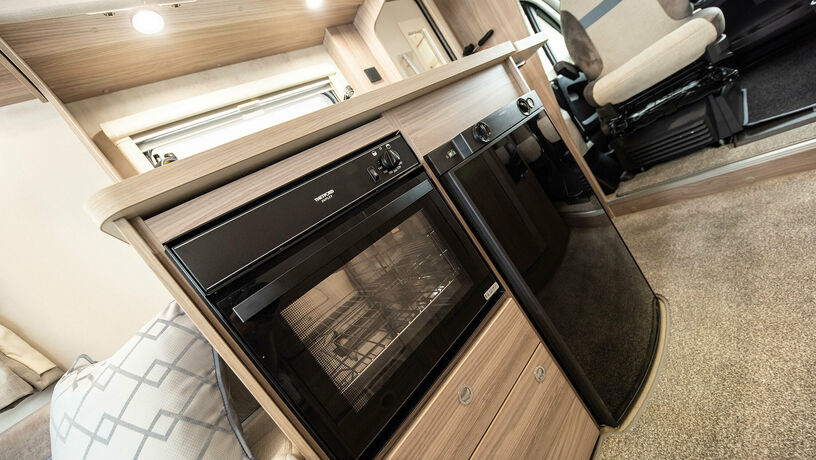 Elddis Accordo 120 kitchen